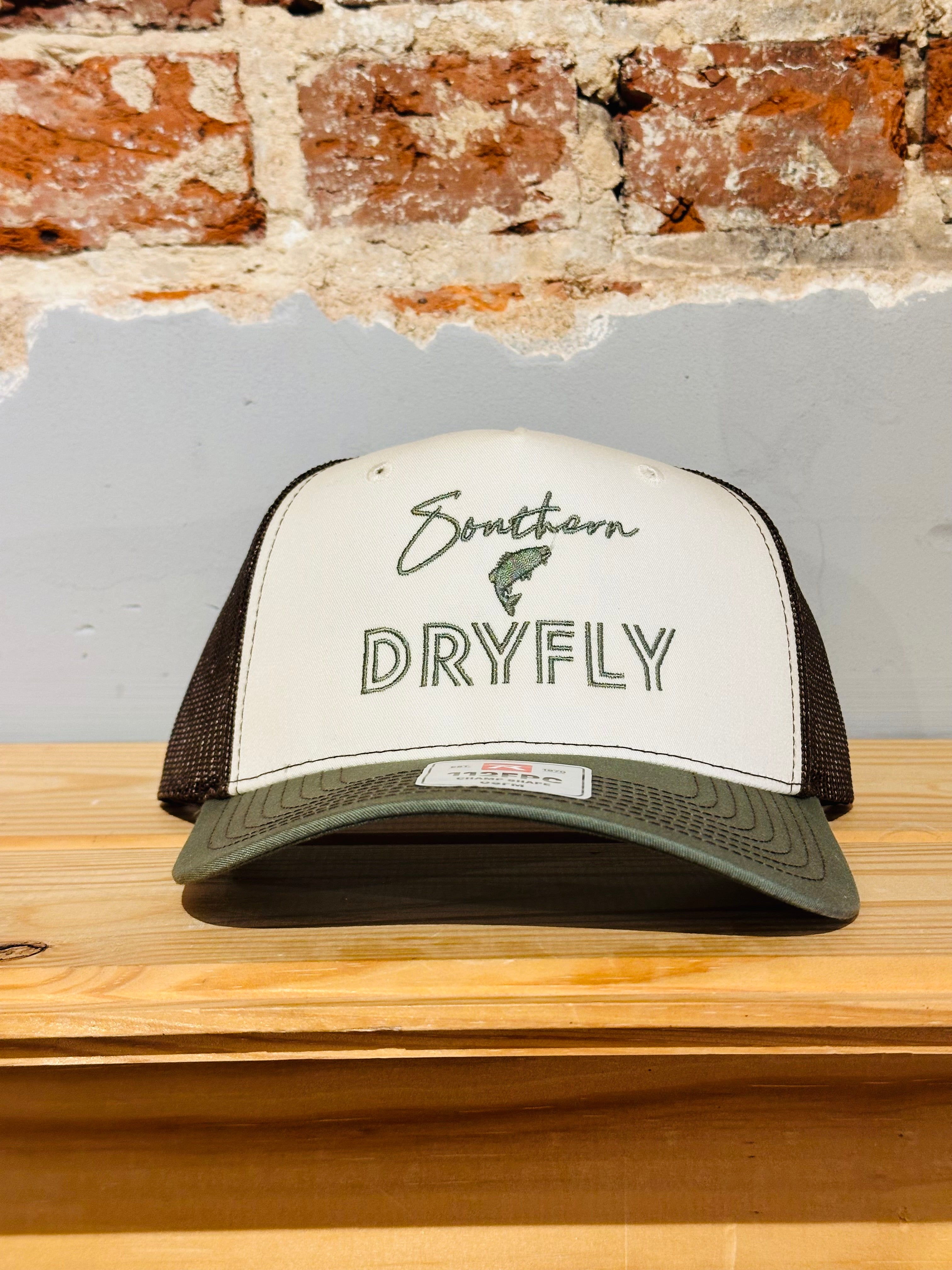 Southern Dry Fly Smallmouth logo Richardson 112