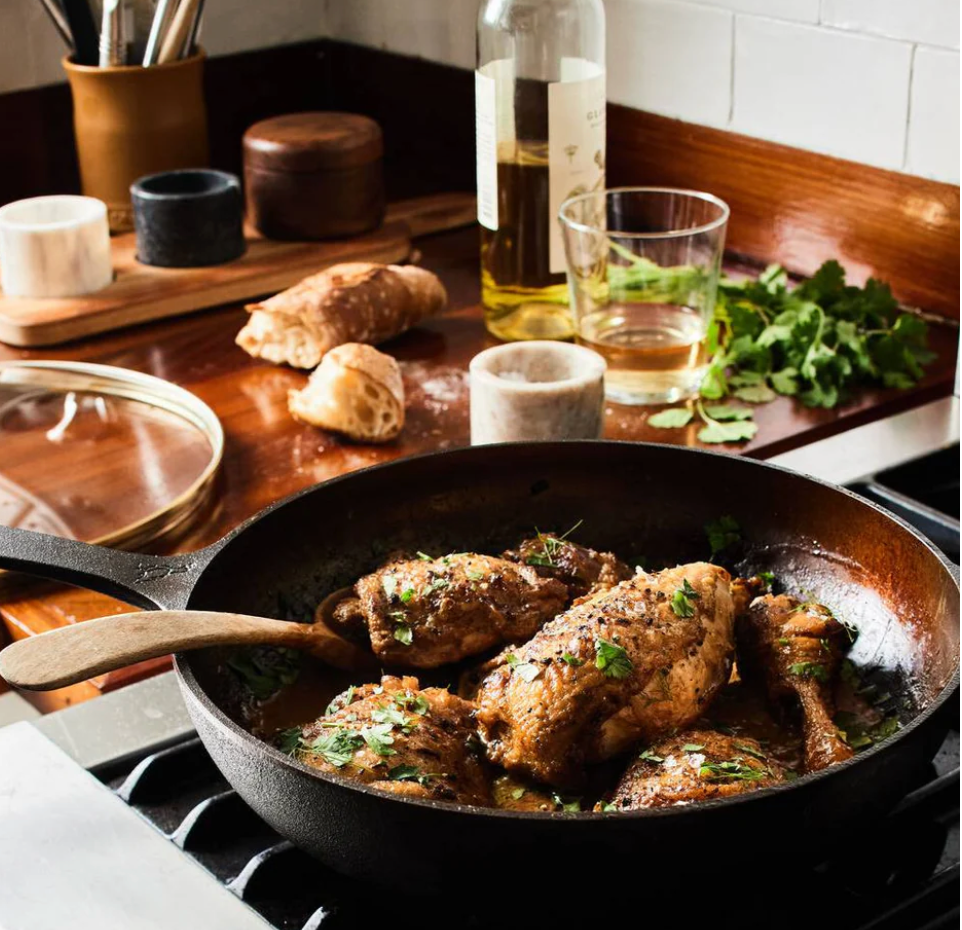 Smithey Ironware Deep Skillet + Glass Lid No. 11